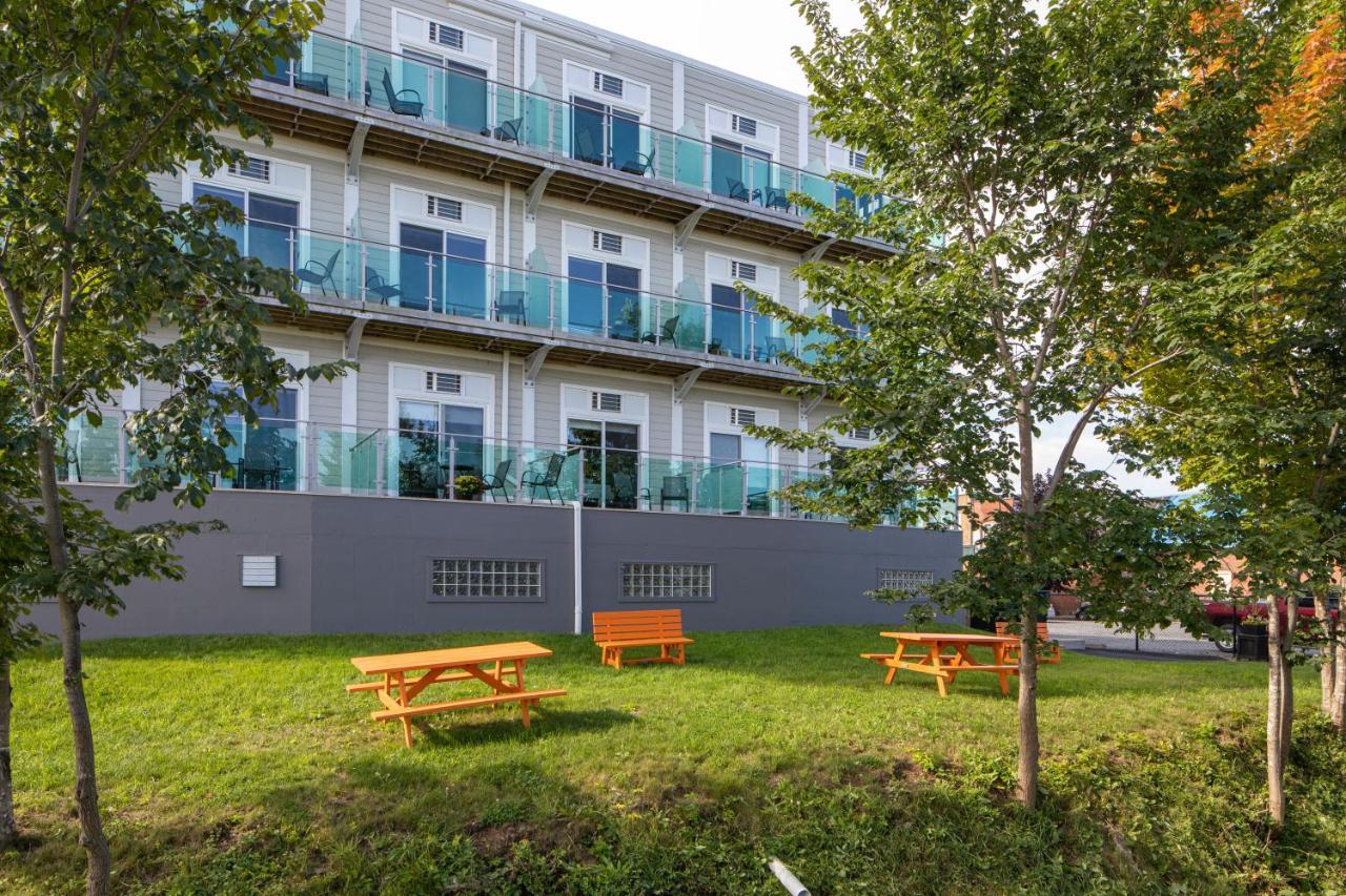 Micro Boutique Living Улфвил Екстериор снимка